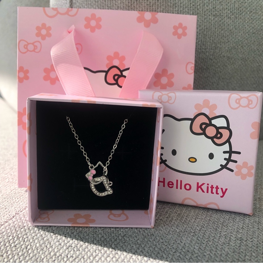 Hello Kitty interlocking necklace